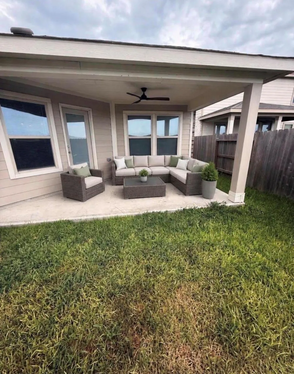 1322 Glendora Drive Rosharon, TX 77583