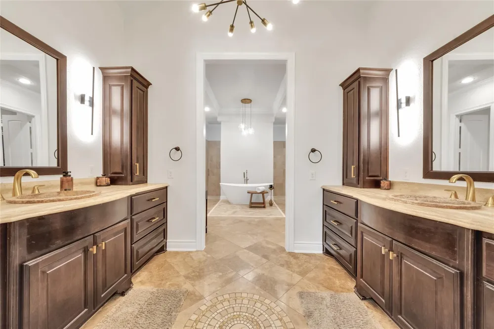 50 Golden Hollow Richmond, TX 77469