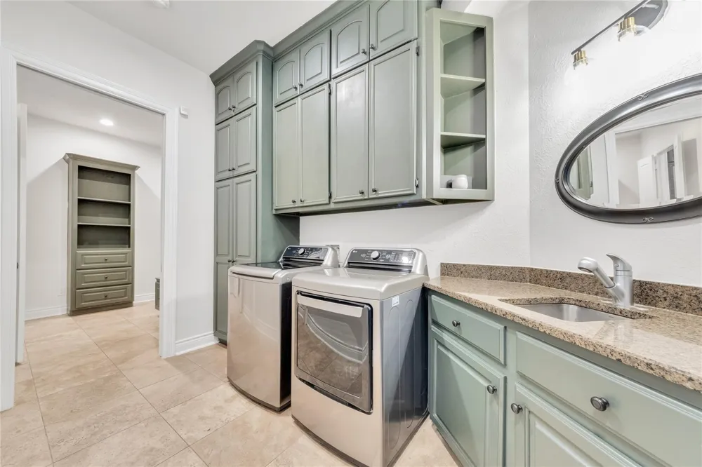 50 Golden Hollow Richmond, TX 77469