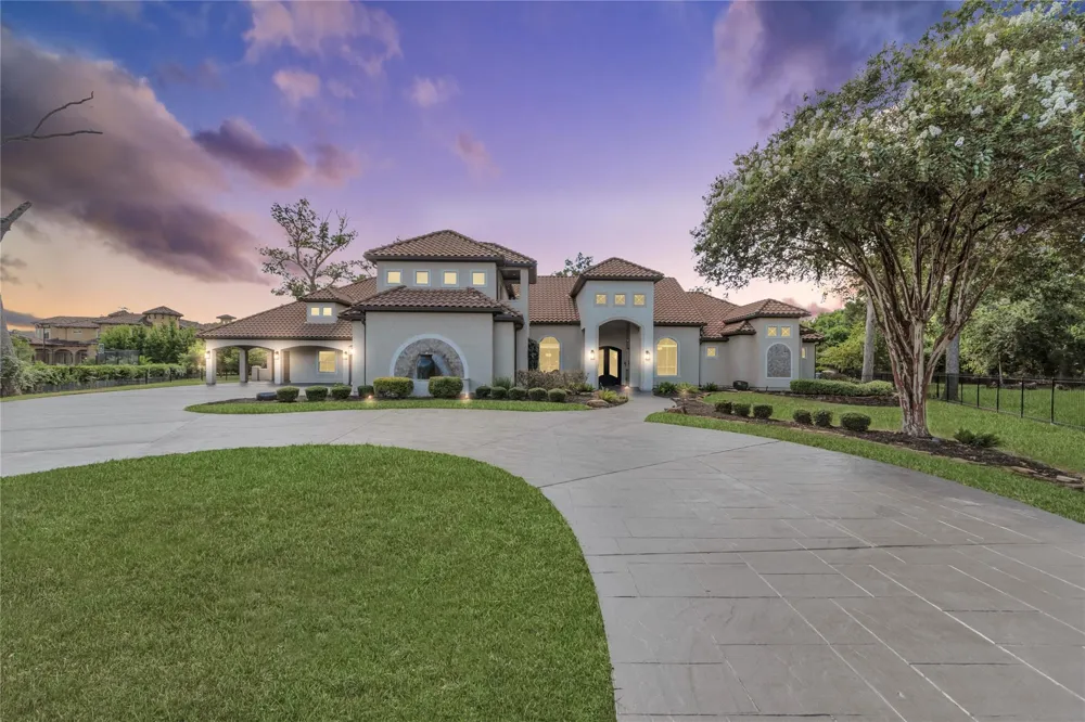 50 Golden Hollow Richmond, TX 77469