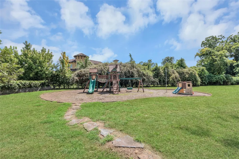 50 Golden Hollow Richmond, TX 77469