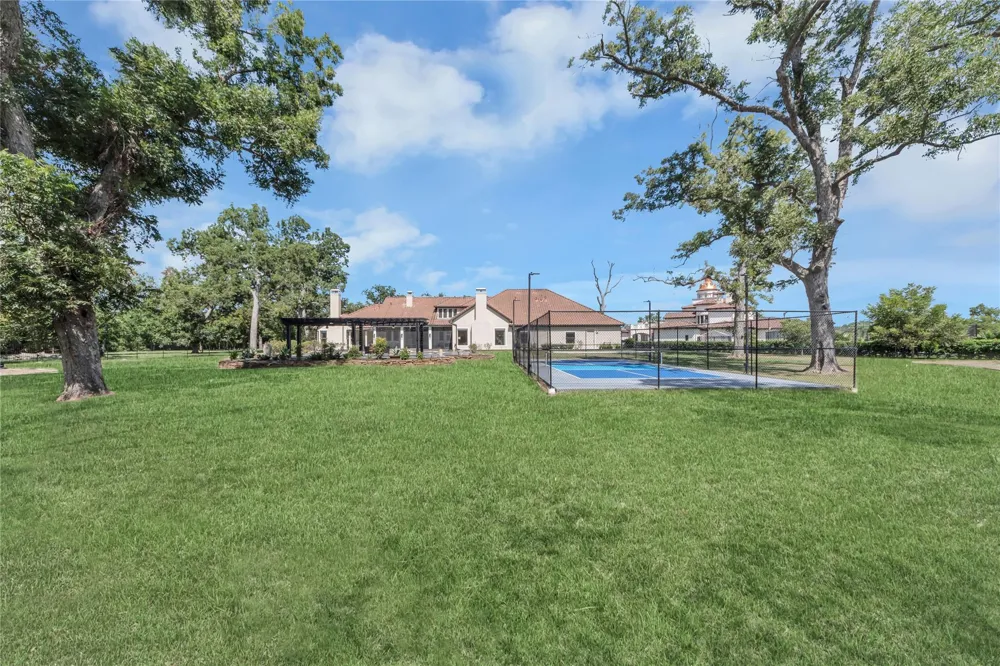 50 Golden Hollow Richmond, TX 77469