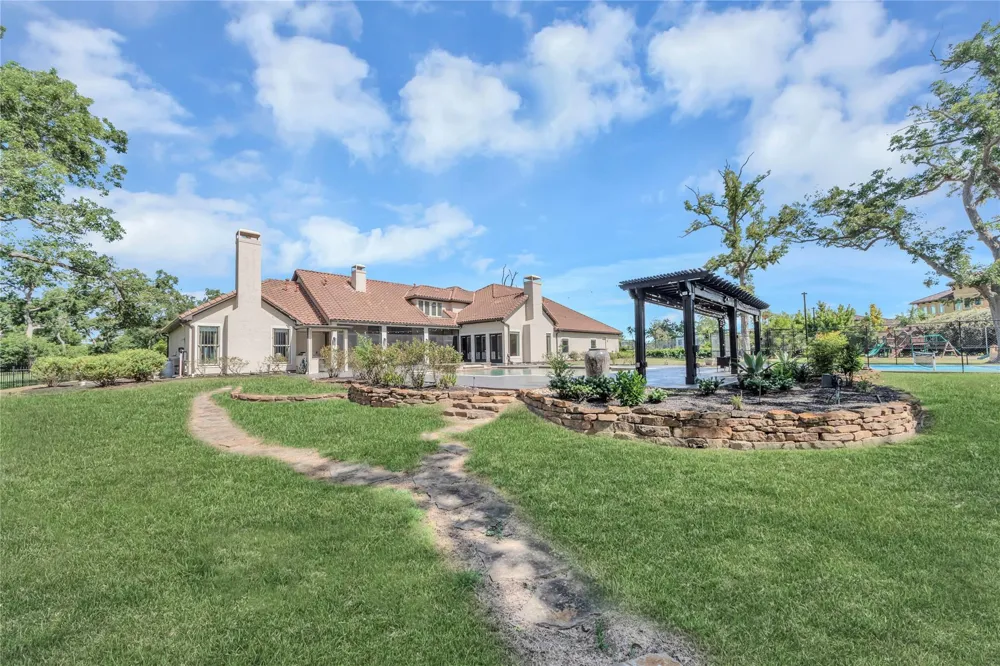 50 Golden Hollow Richmond, TX 77469