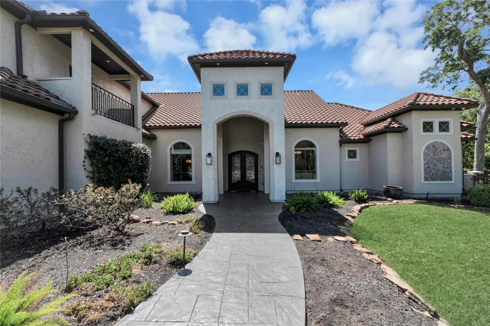 50 Golden Hollow Richmond, TX 77469