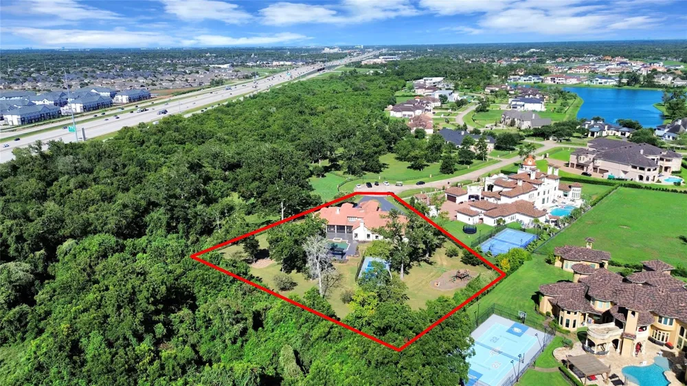 50 Golden Hollow Richmond, TX 77469
