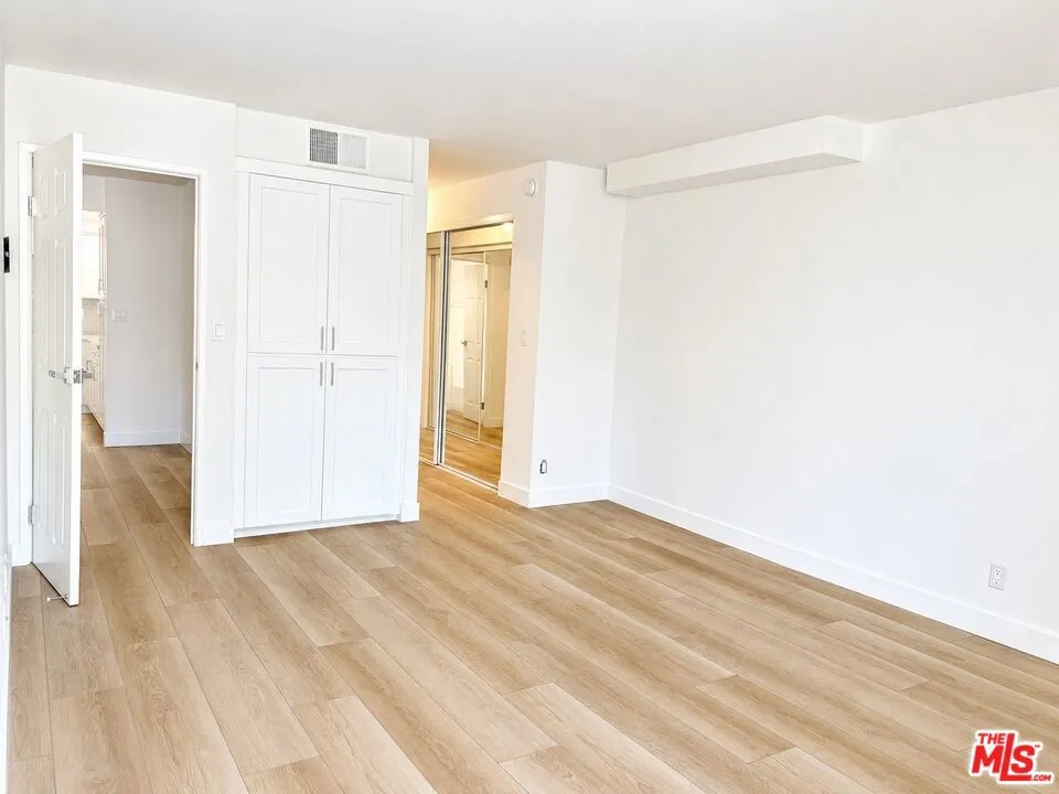 10390 WILSHIRE BOULEVARD #511 Los Angeles, CA 90024