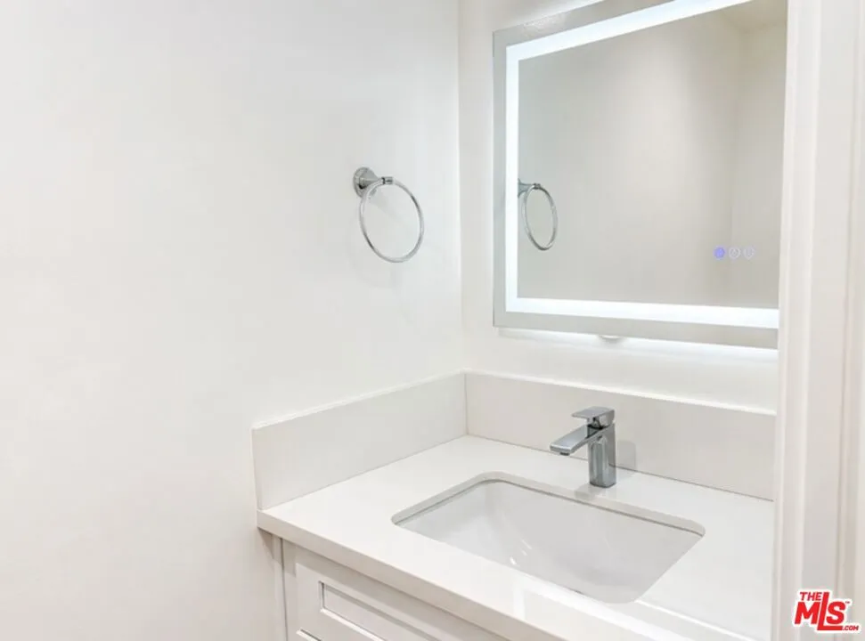 10390 WILSHIRE BOULEVARD #511 Los Angeles, CA 90024