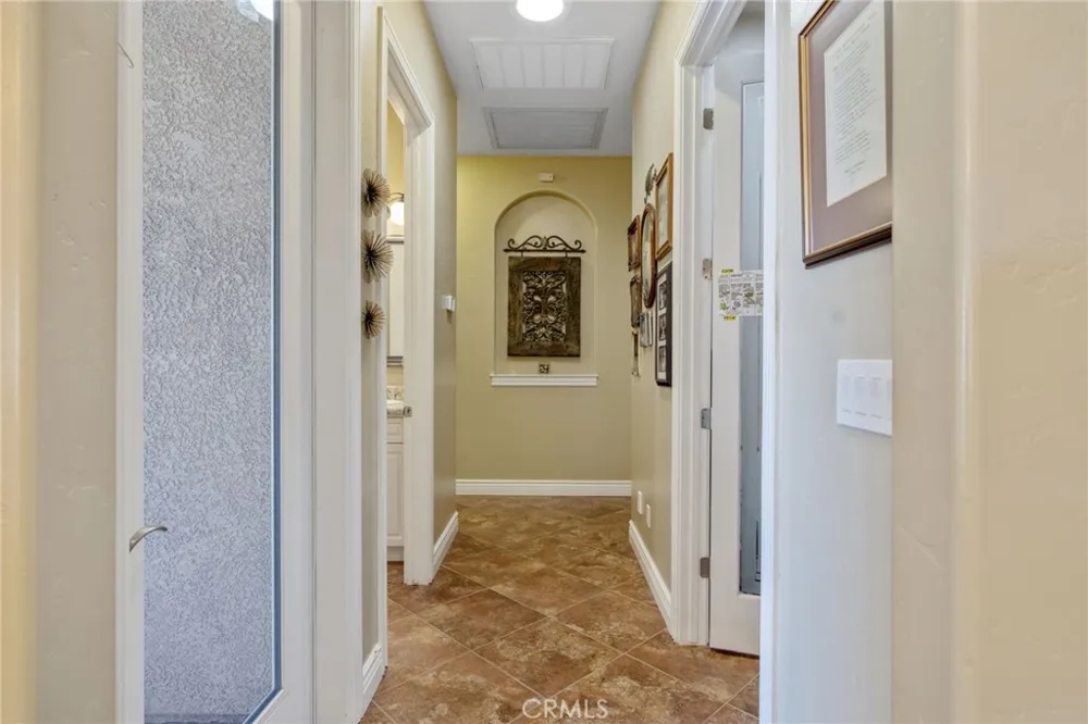 2579 Meadow View Hanford, CA 93230