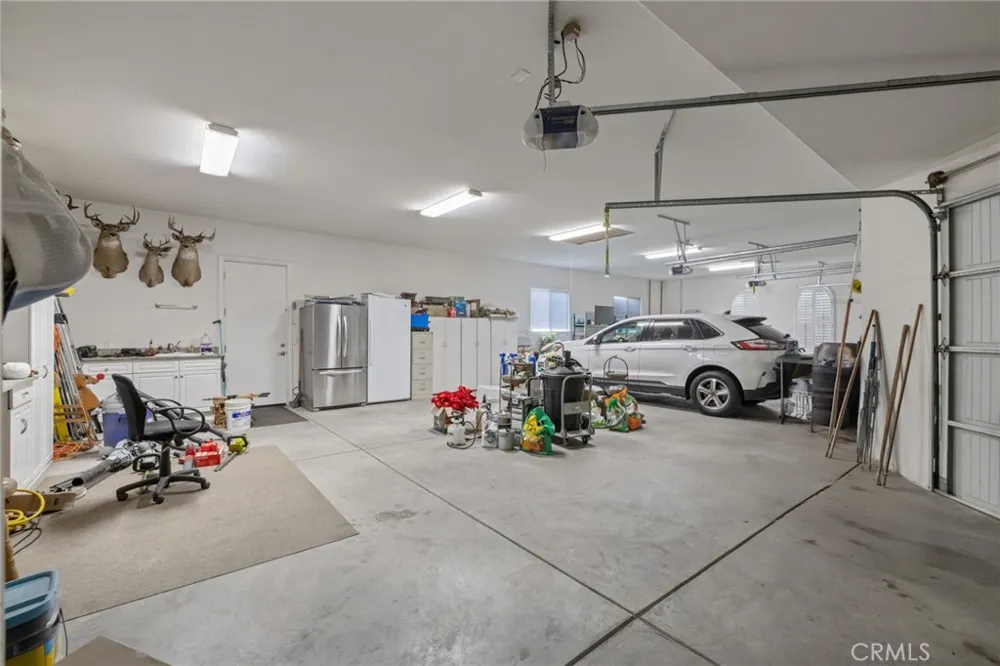 2579 Meadow View Hanford, CA 93230