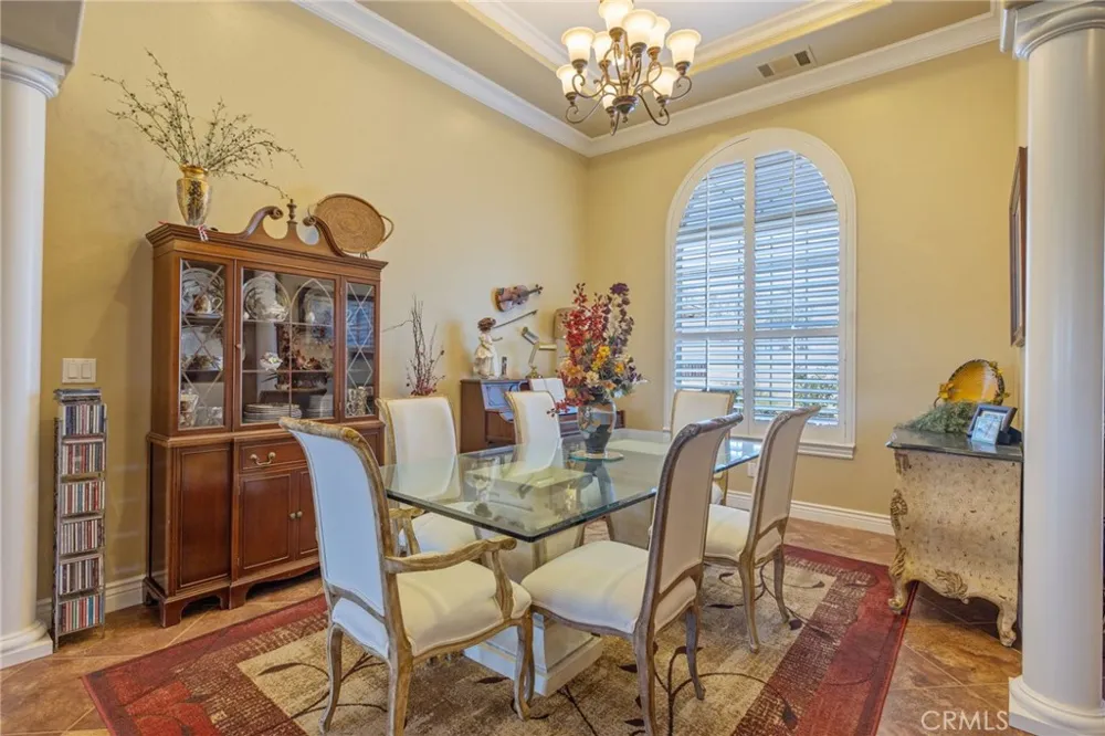 2579 Meadow View Hanford, CA 93230