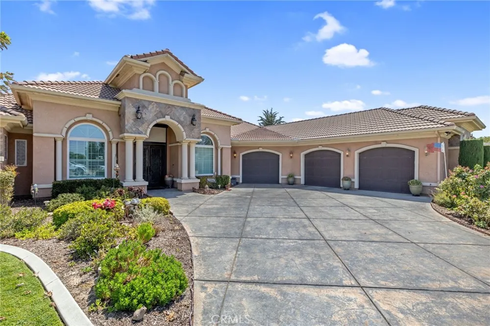 2579 Meadow View Hanford, CA 93230