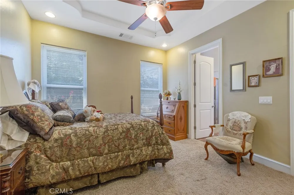 2579 Meadow View Hanford, CA 93230