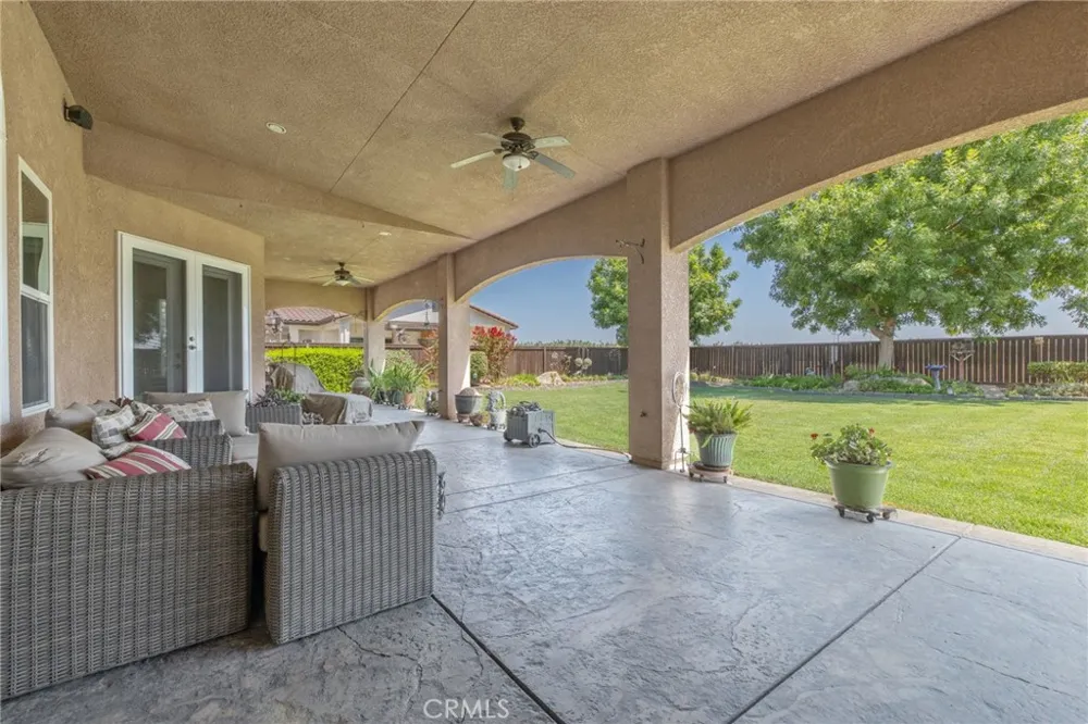 2579 Meadow View Hanford, CA 93230