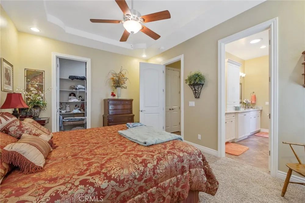 2579 Meadow View Hanford, CA 93230