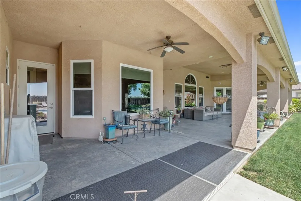 2579 Meadow View Hanford, CA 93230