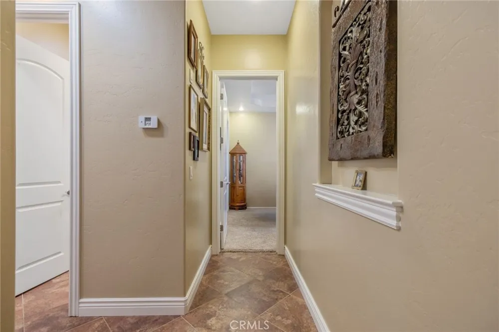2579 Meadow View Hanford, CA 93230