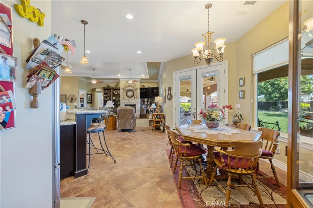 2579 Meadow View Hanford, CA 93230
