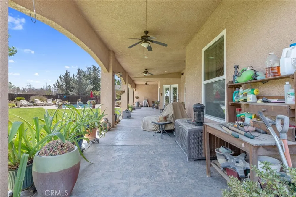 2579 Meadow View Hanford, CA 93230