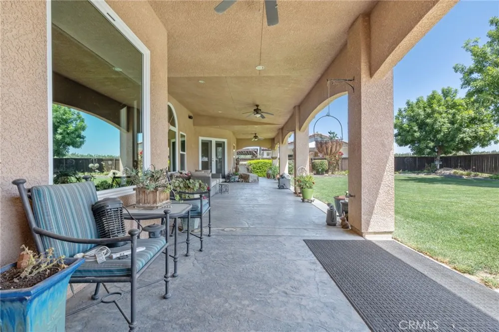 2579 Meadow View Hanford, CA 93230