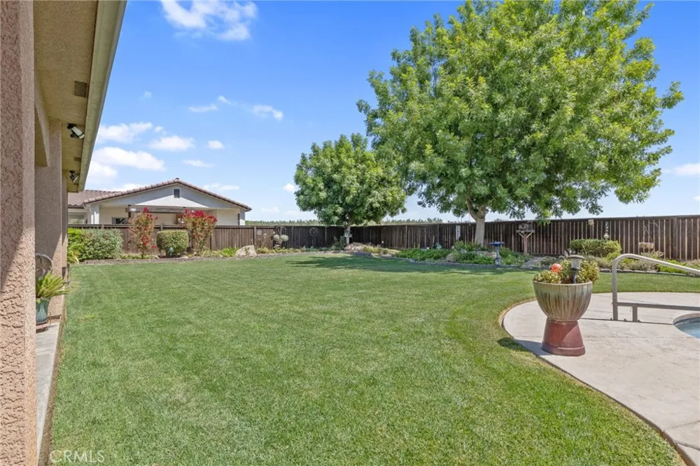 2579 Meadow View Hanford, CA 93230