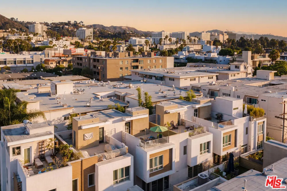 1400 Fuller Avenue #16 Los Angeles, CA 90046