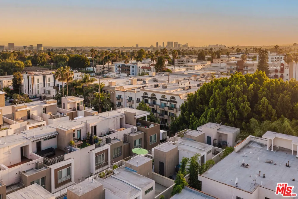 1400 Fuller Avenue #16 Los Angeles, CA 90046