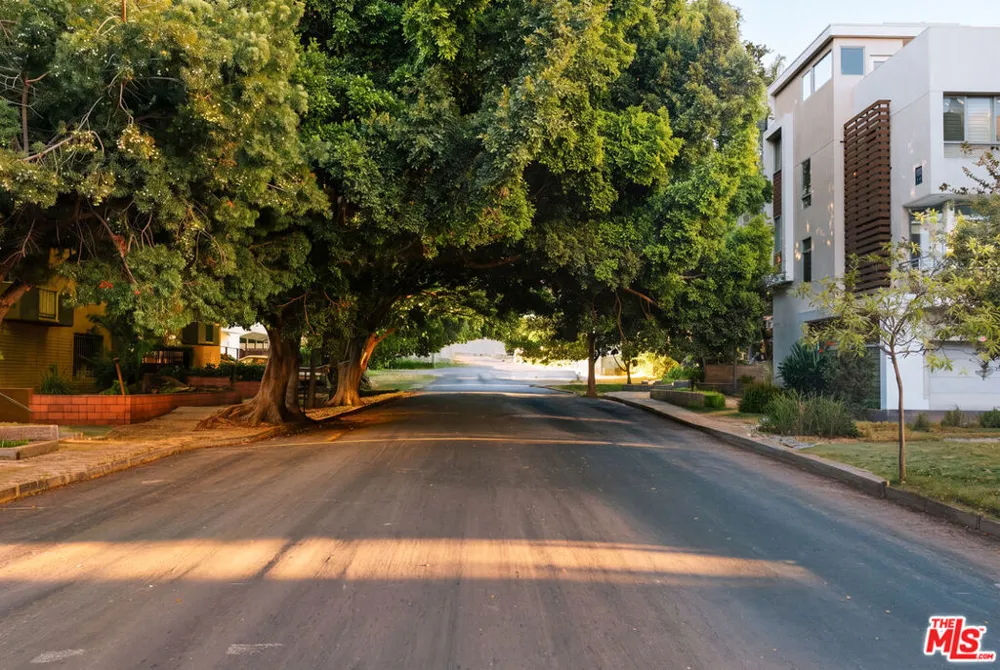 1400 Fuller Avenue #16 Los Angeles, CA 90046