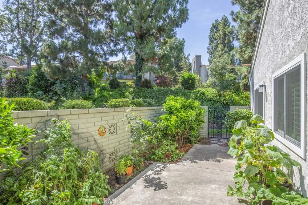 3402 Punta Alta #B Laguna Woods, CA 92637