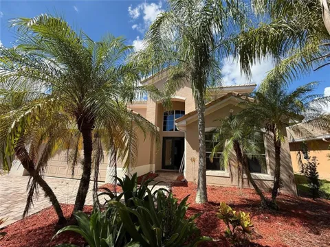 3811 EAGLE ISLES CIRCLE