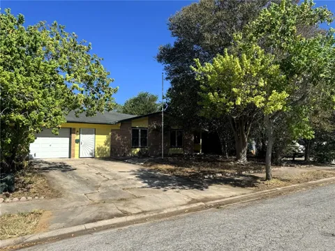 814 Crestview Drive