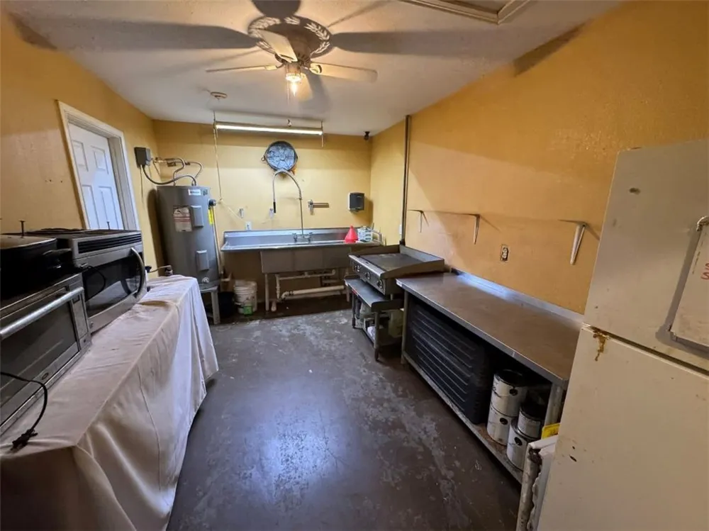 116 E Main Street Bishop, TX 78343