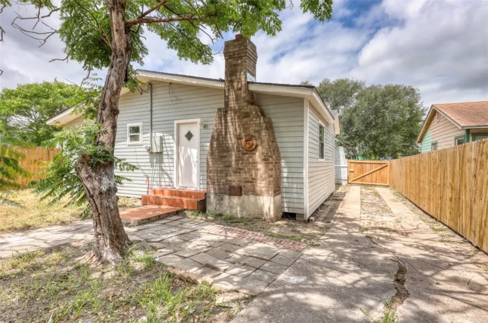 1138 Golla Drive Corpus Christi, TX 78407