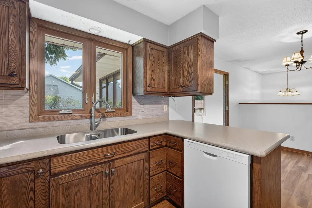 408 Sunrise Drive Litchfield, MN 55355