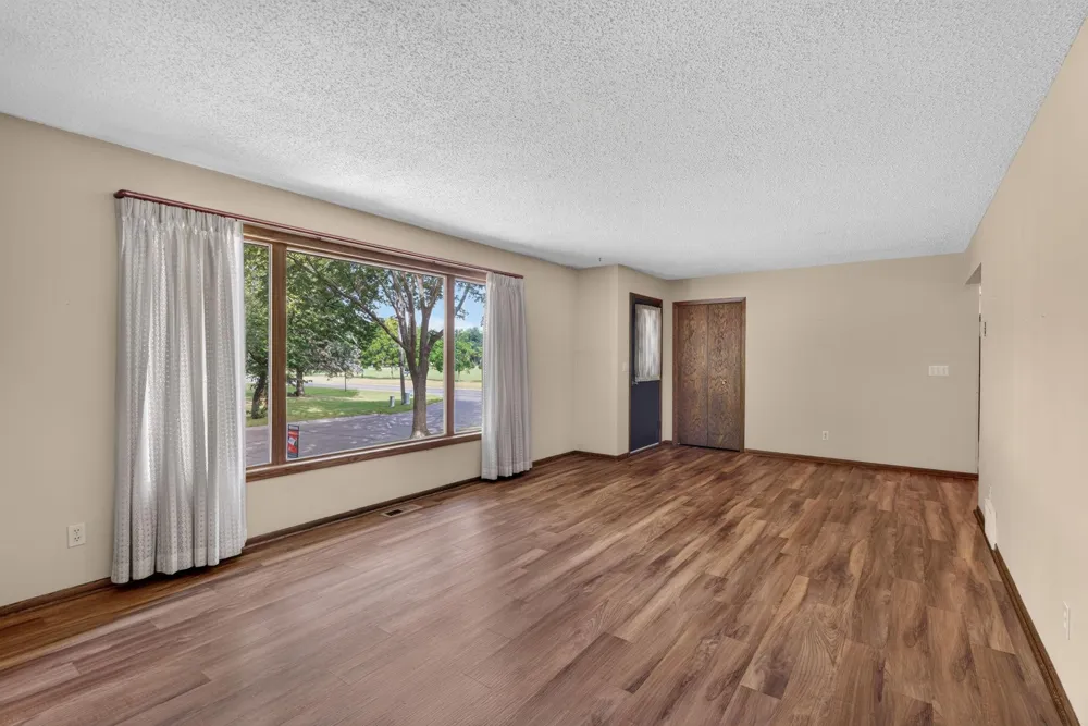 408 Sunrise Drive Litchfield, MN 55355