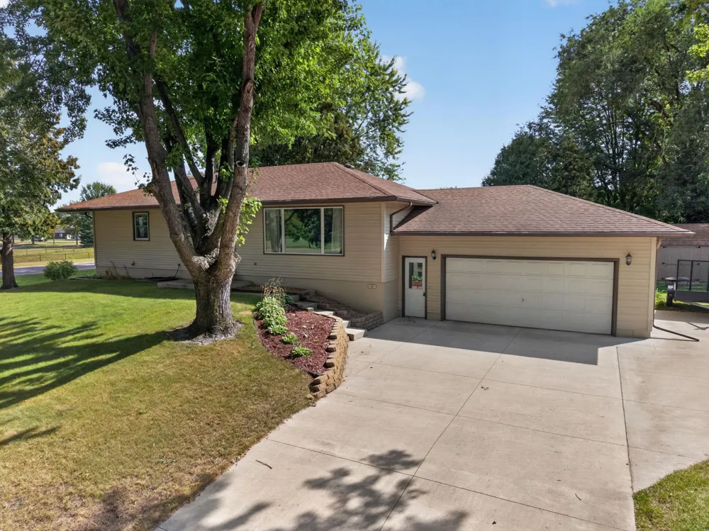 408 Sunrise Drive Litchfield, MN 55355