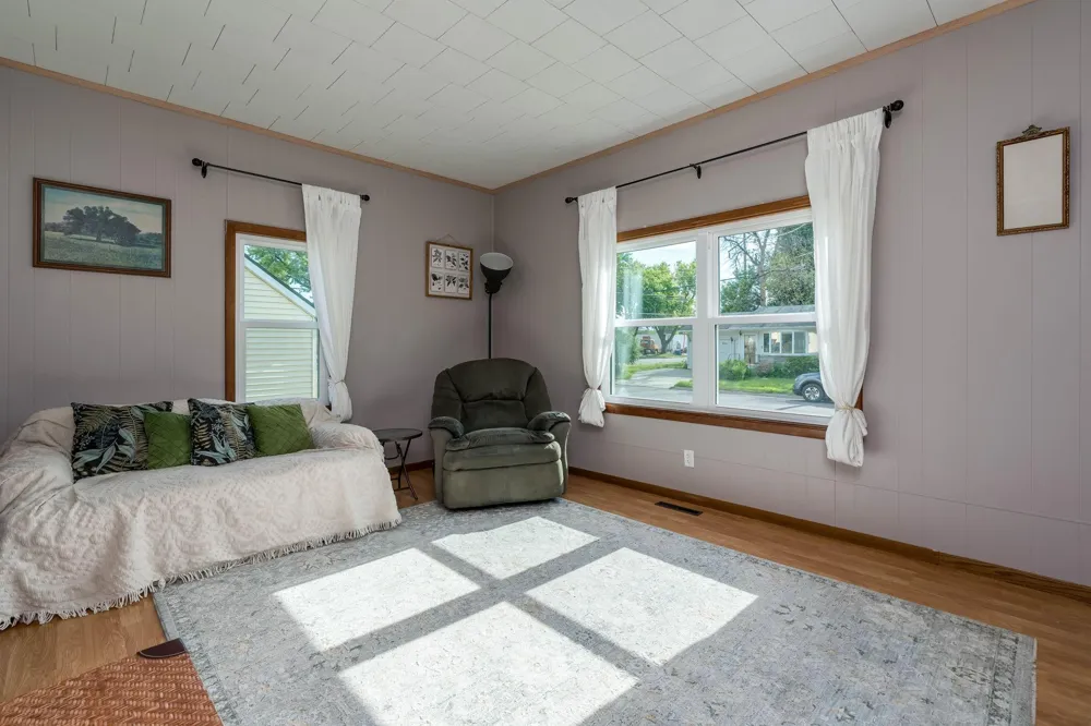 1041 Quincy Street North Mankato, MN 56003