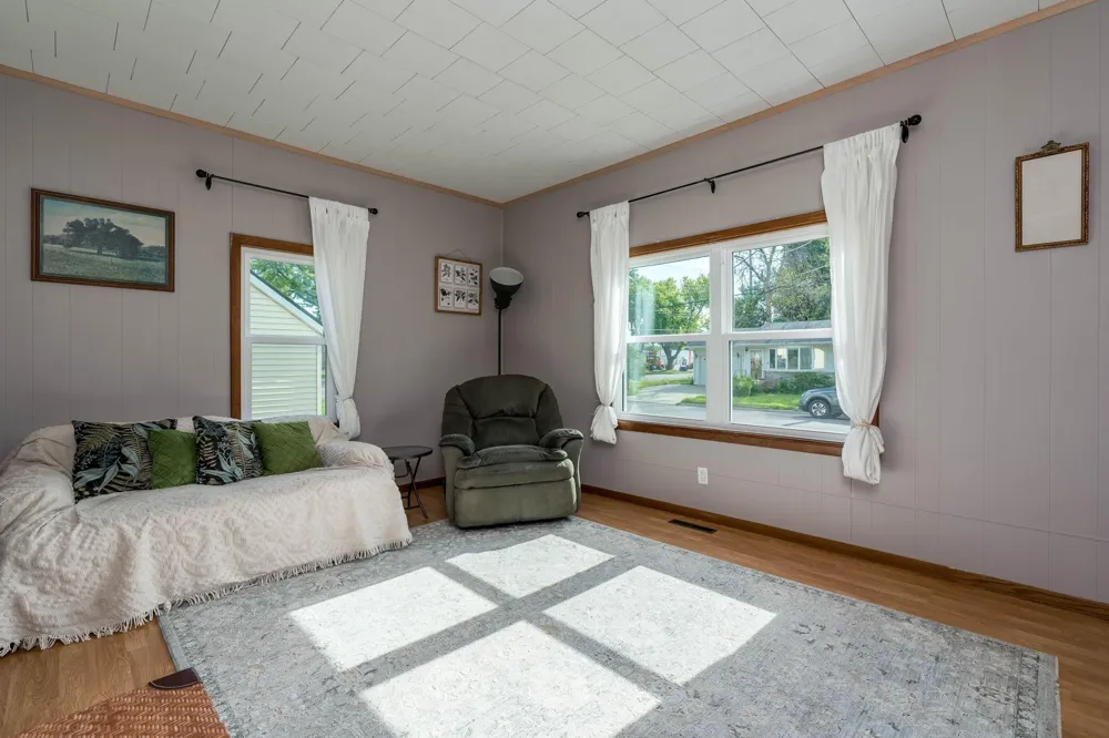 1041 Quincy Street North Mankato, MN 56003