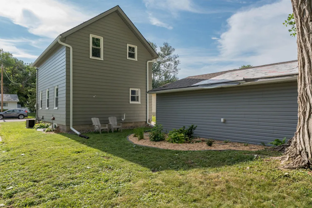 1041 Quincy Street North Mankato, MN 56003