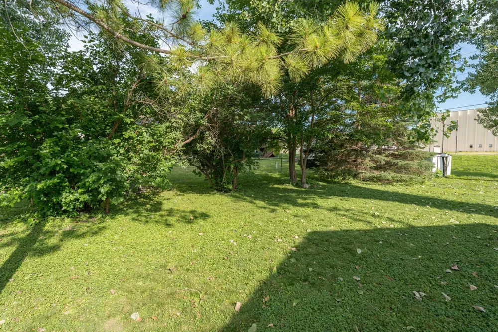 1041 Quincy Street North Mankato, MN 56003