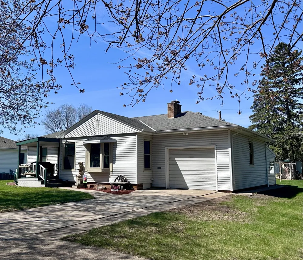 2934 Oak Avenue Slayton, MN 56172