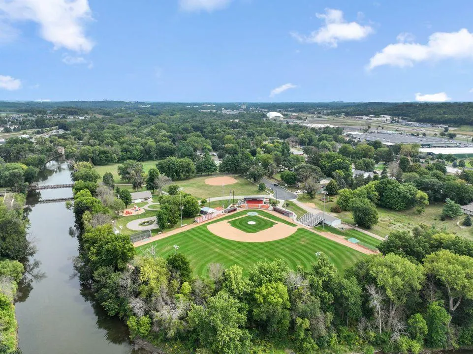 874 Stoneridge Parkway Dundas, MN 55019