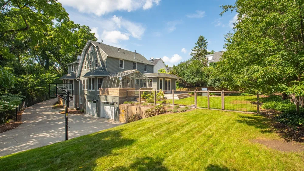 814 10th Avenue SW Rochester, MN 55902