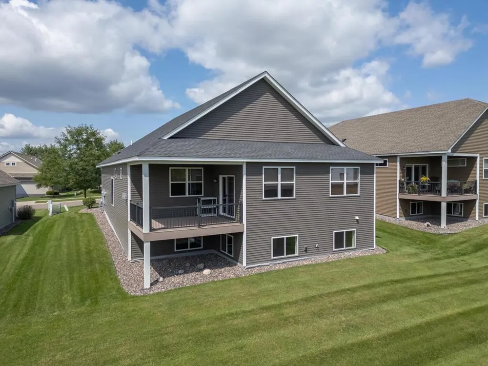 11516 Brookview Drive Maple Grove, MN 55311
