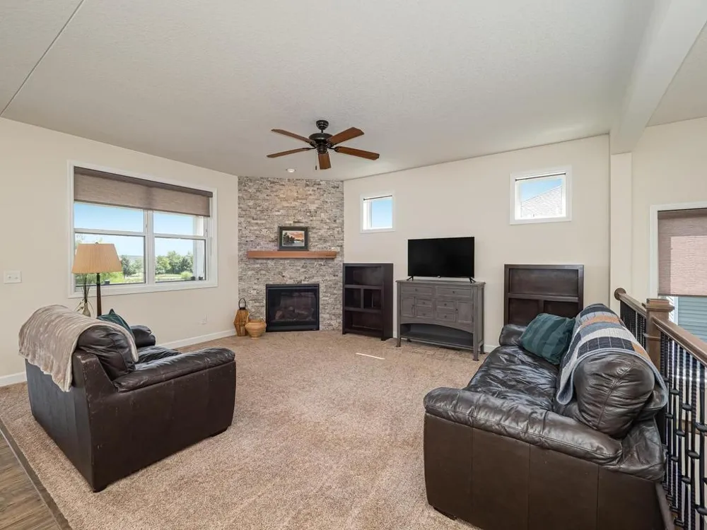 11516 Brookview Drive Maple Grove, MN 55311