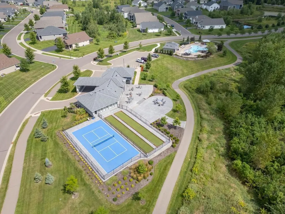 11516 Brookview Drive Maple Grove, MN 55311