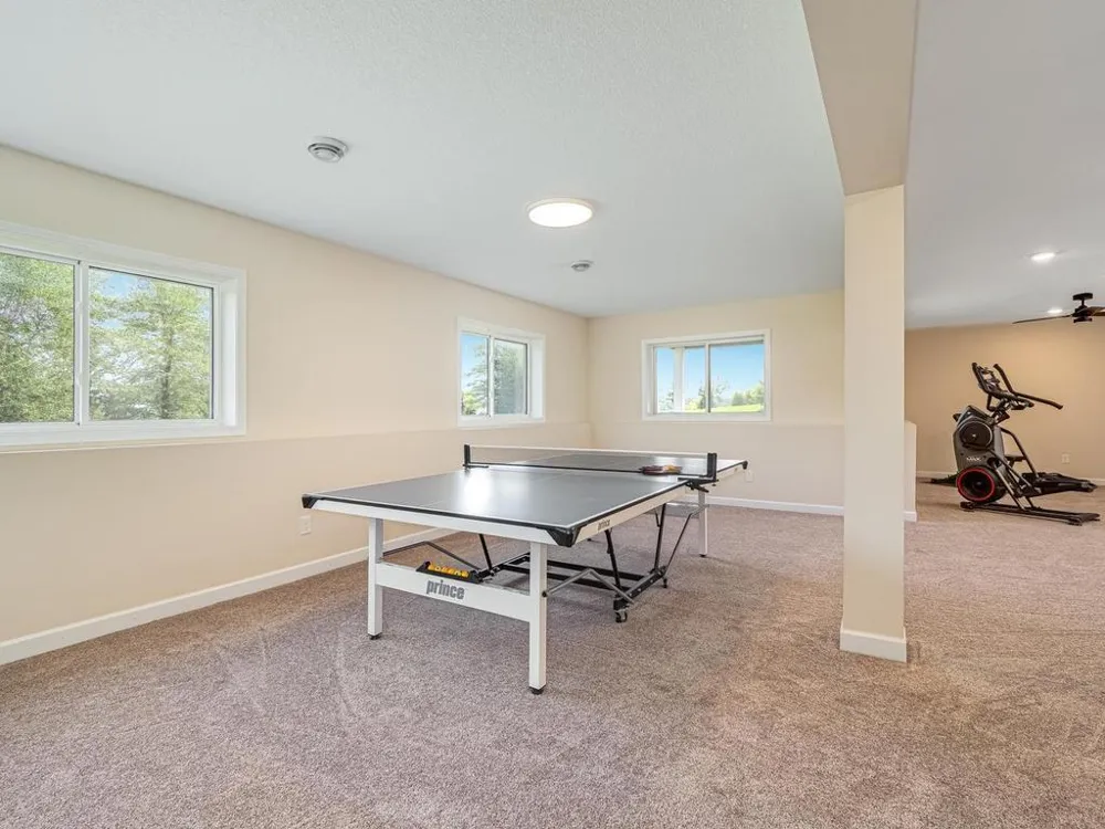 11516 Brookview Drive Maple Grove, MN 55311