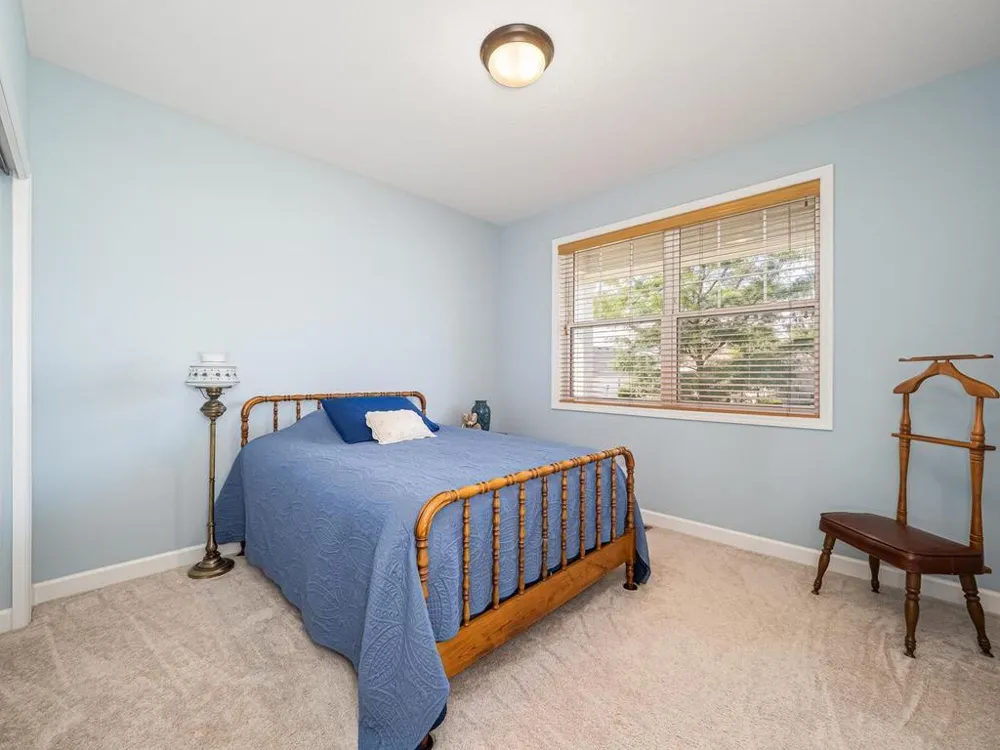 11516 Brookview Drive Maple Grove, MN 55311