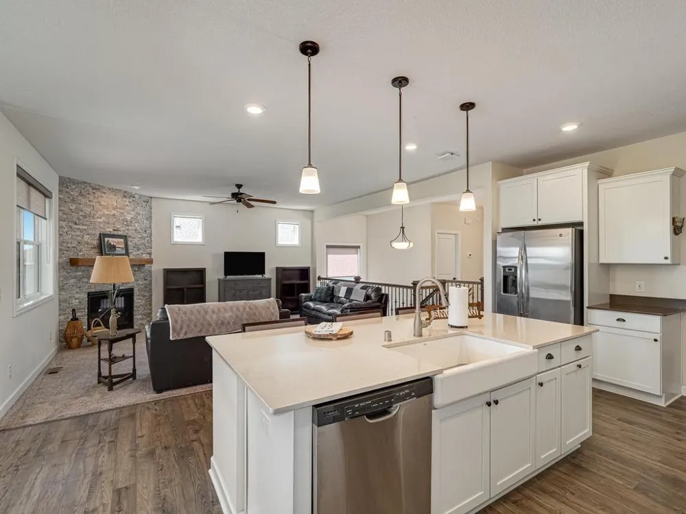 11516 Brookview Drive Maple Grove, MN 55311