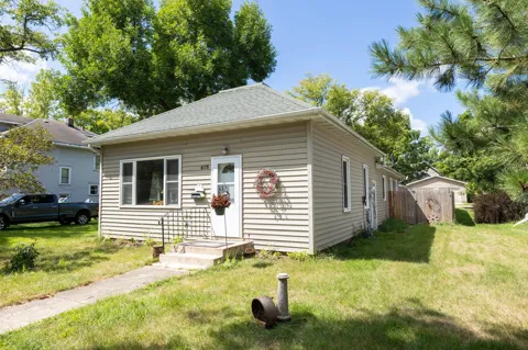 415 3rd Street SE
