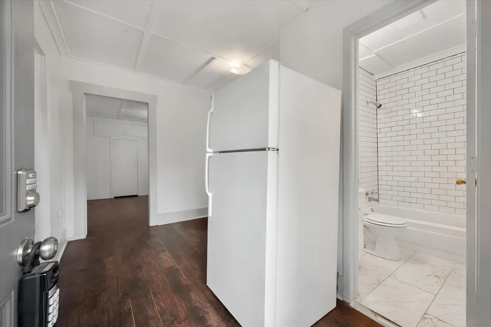 3715 Travis Avenue #C Fort Worth, TX 76110